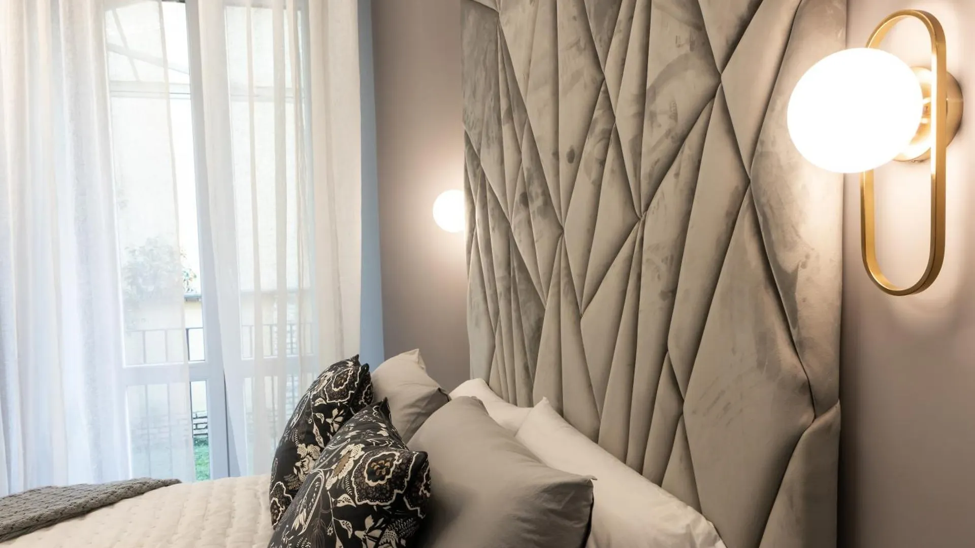 Rome Bridge Apartment